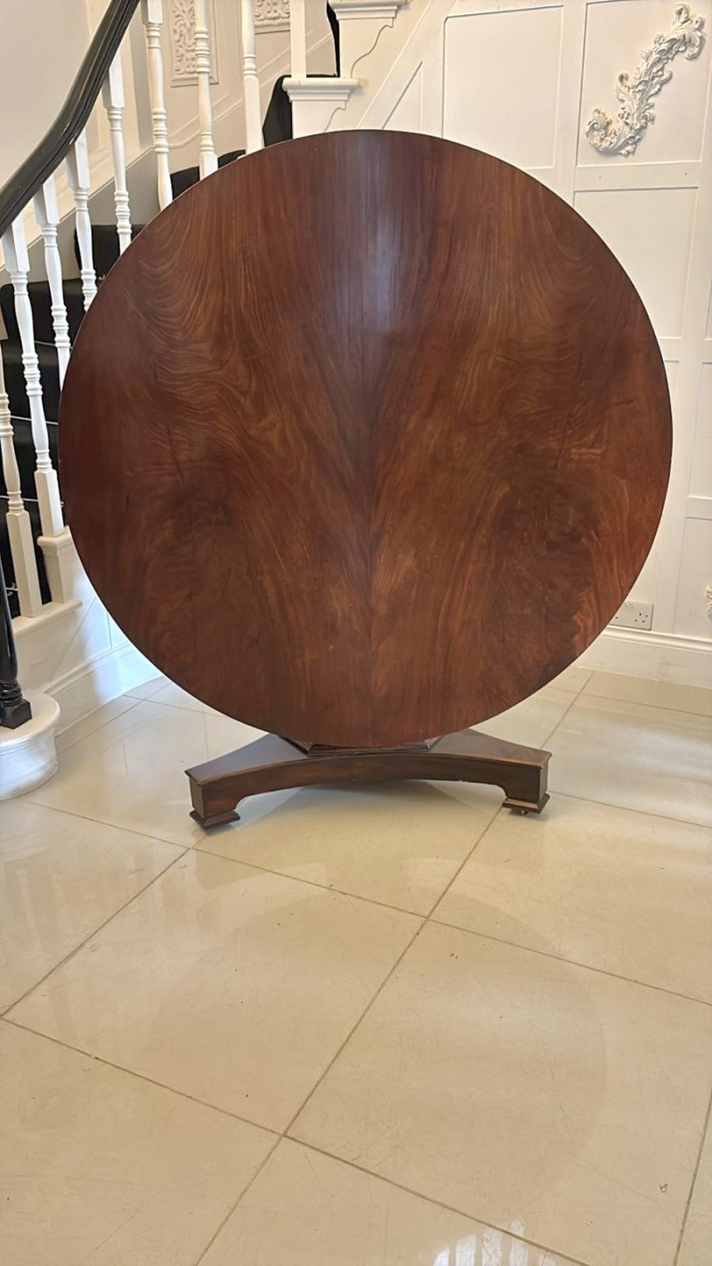 Antique Regency Circular Mahogany Centre / Dining Table on Pedestal Base